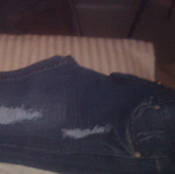 Tao shredded jeans sz 24 or small - Picture 5 of 5